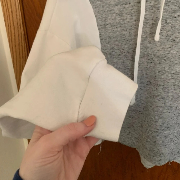 PINK Cropped Hoodie - Picture 2 of 6